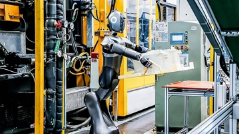 加速人形机器人进工厂